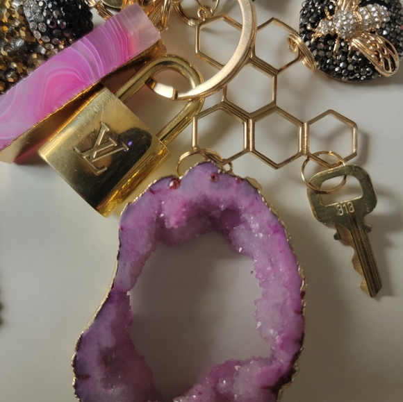 Louis Vuitton lock and key - Picture 7 of 17